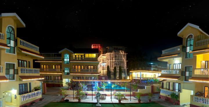 Marina Bay Beach Resort Candolim Esterno foto