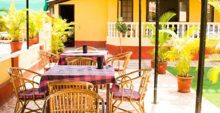 Marina Bay Beach Resort Candolim Esterno foto