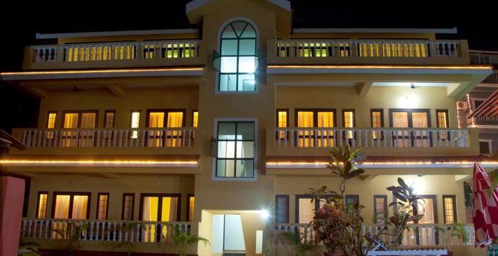 Marina Bay Beach Resort Candolim Esterno foto