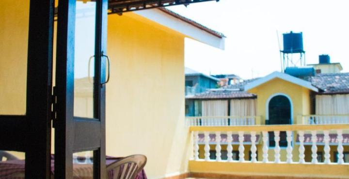 Marina Bay Beach Resort Candolim Esterno foto