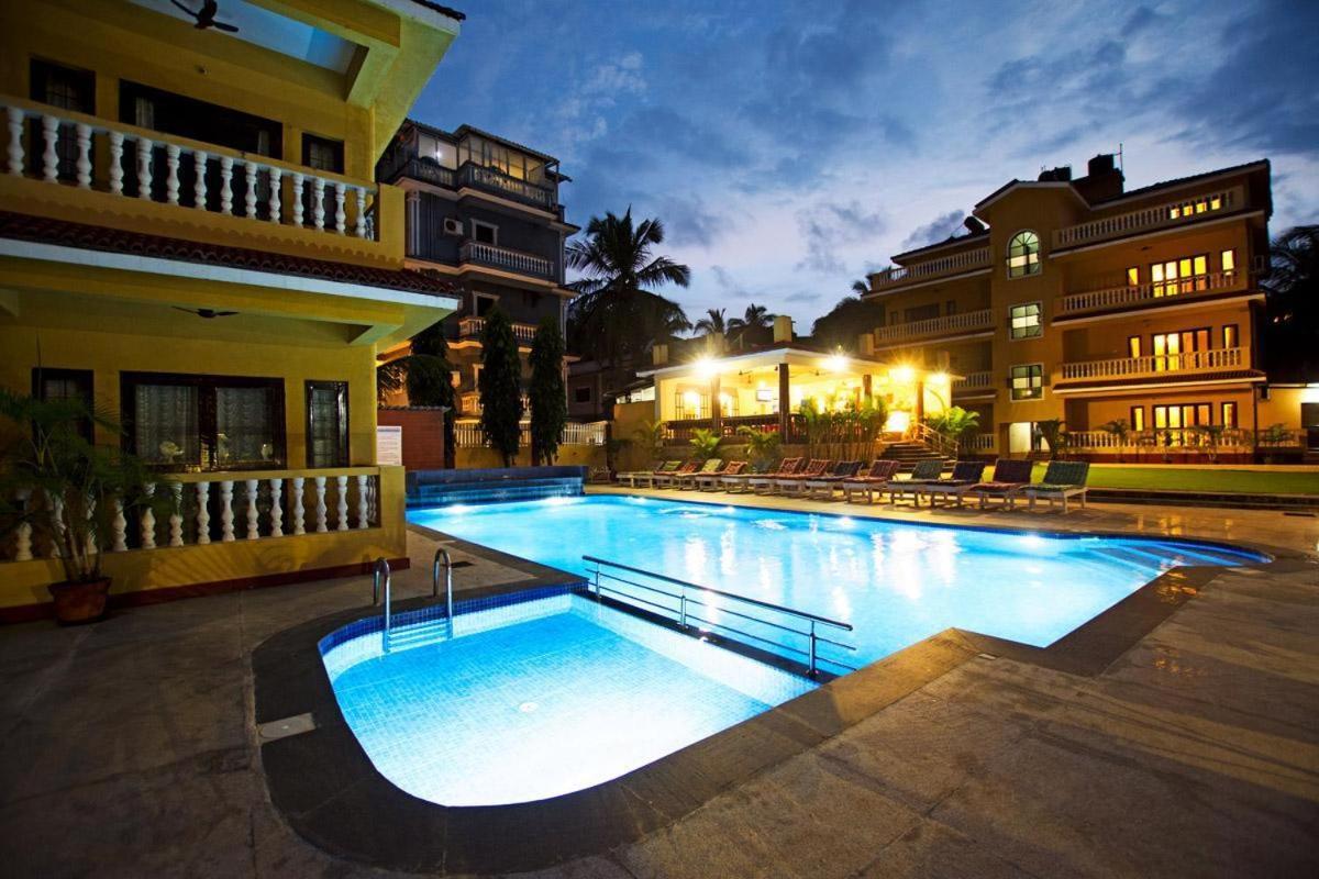 Marina Bay Beach Resort Candolim Esterno foto