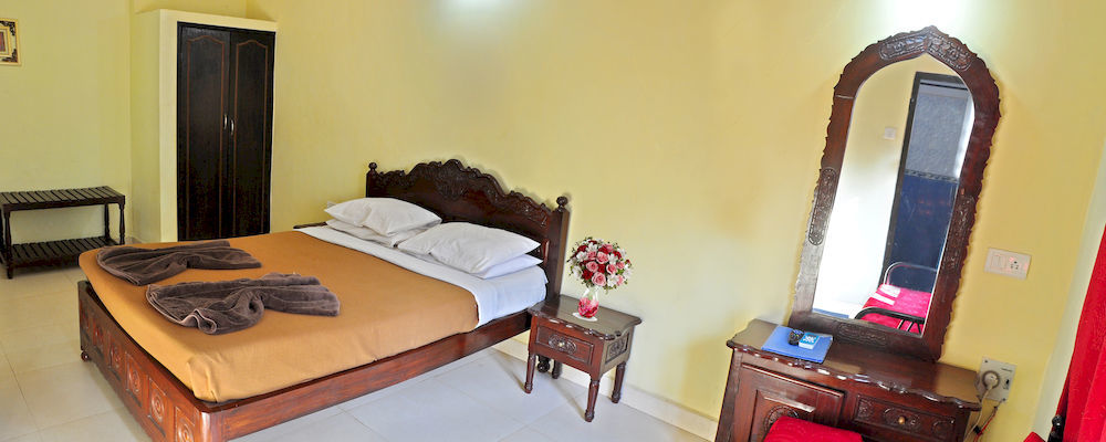 Marina Bay Beach Resort Candolim Esterno foto